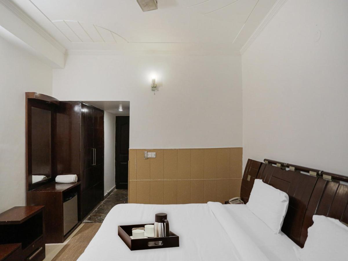 Oyo Townhouse 823 Green Leaf Gurgaon Exterior foto