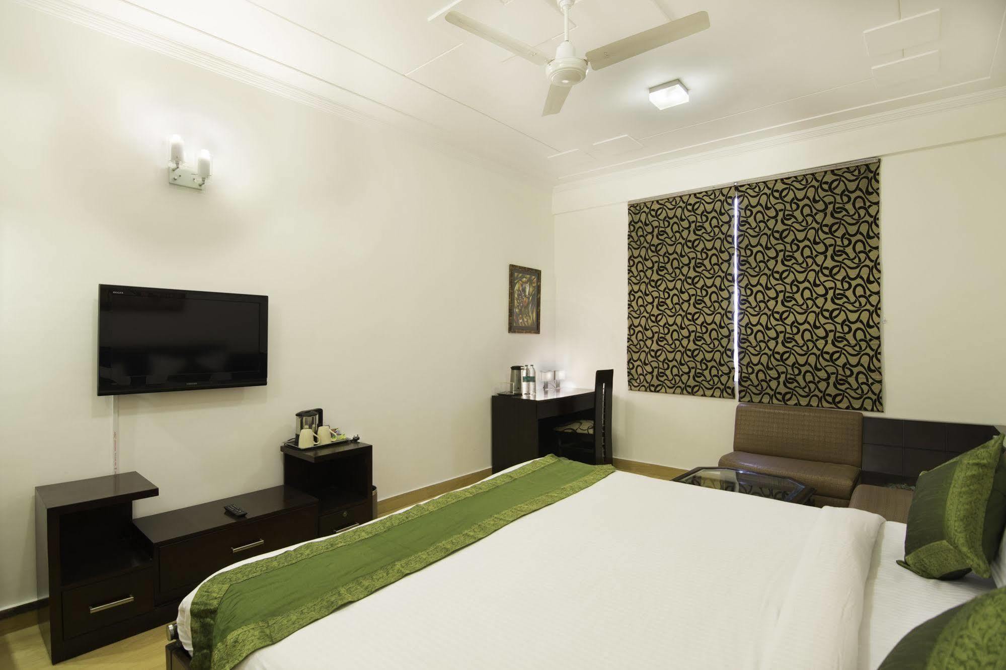 Oyo Townhouse 823 Green Leaf Gurgaon Exterior foto