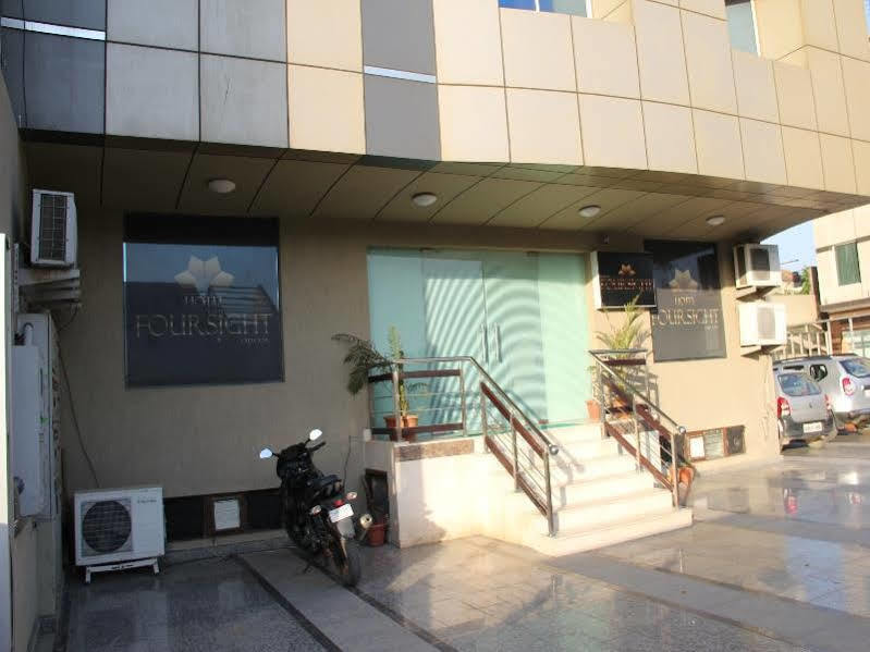 Oyo Townhouse 823 Green Leaf Gurgaon Exterior foto